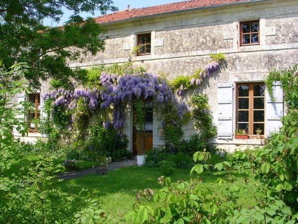 Perigne La Ferme De Magnantru B&B 외부 사진